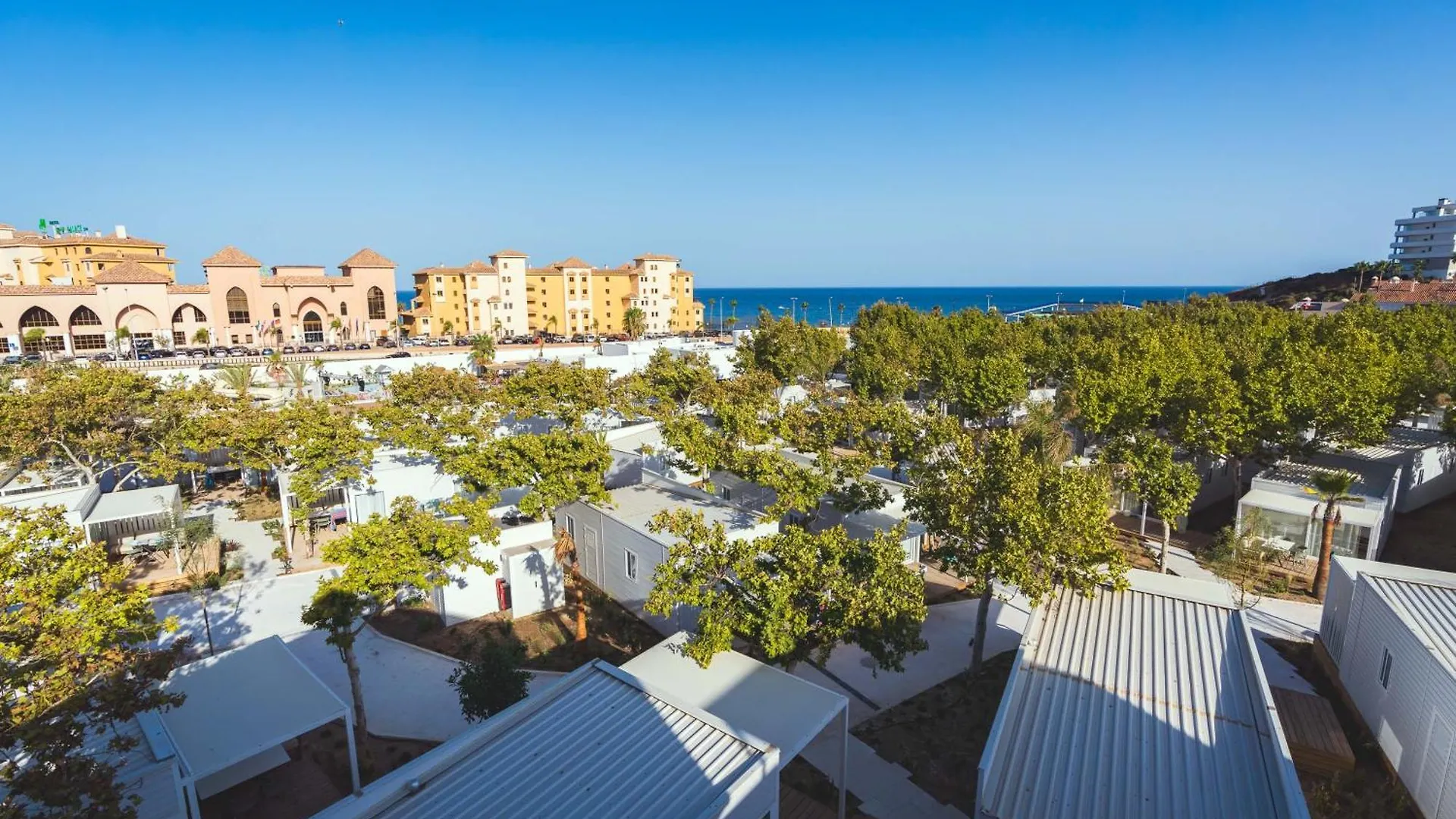 פואנגירולה Costa Del Sol Glamping Village